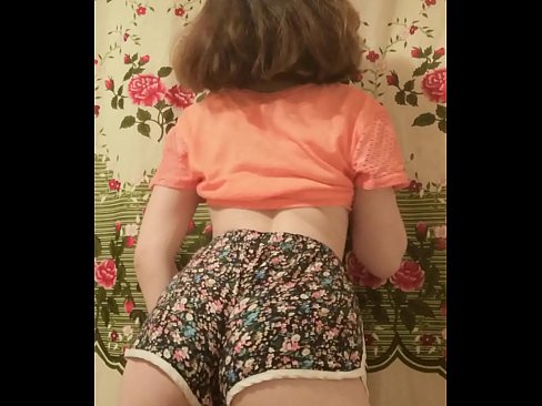 ❤️ Leanabh òg sexy a ’toirt dheth na shorts aice air a’ chamara Porno  aig porn gd.comicsporn.ru